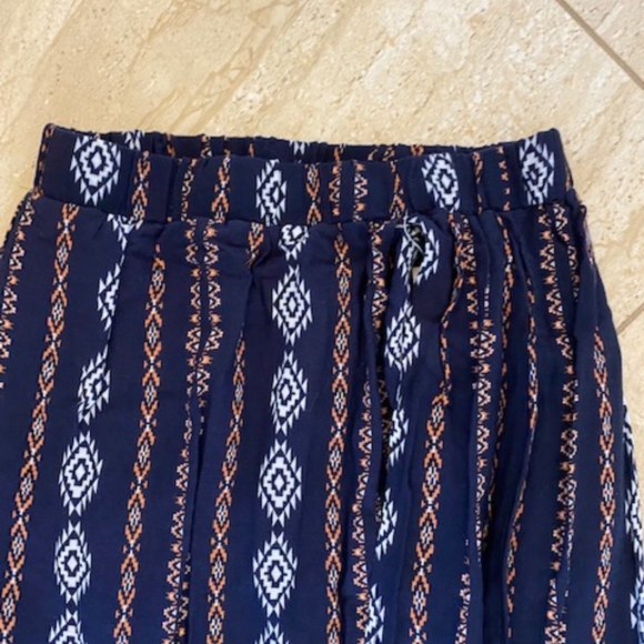 SKIRT /SHORT SUMMER SKIRT SIZE X SMALL - Picture 3 of 5